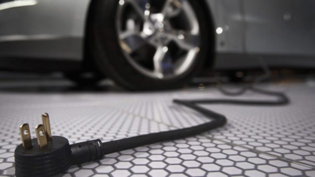 https://www.cfact.org/wp-content/uploads/2018/05/Electric-car-and-cord-628x353.jpg