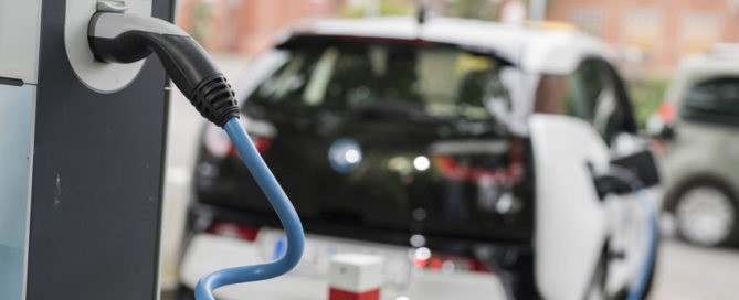 Losses outweigh gains on electric cars