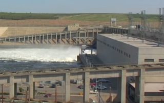 Breaching Snake River dams riles Pacific Northwest