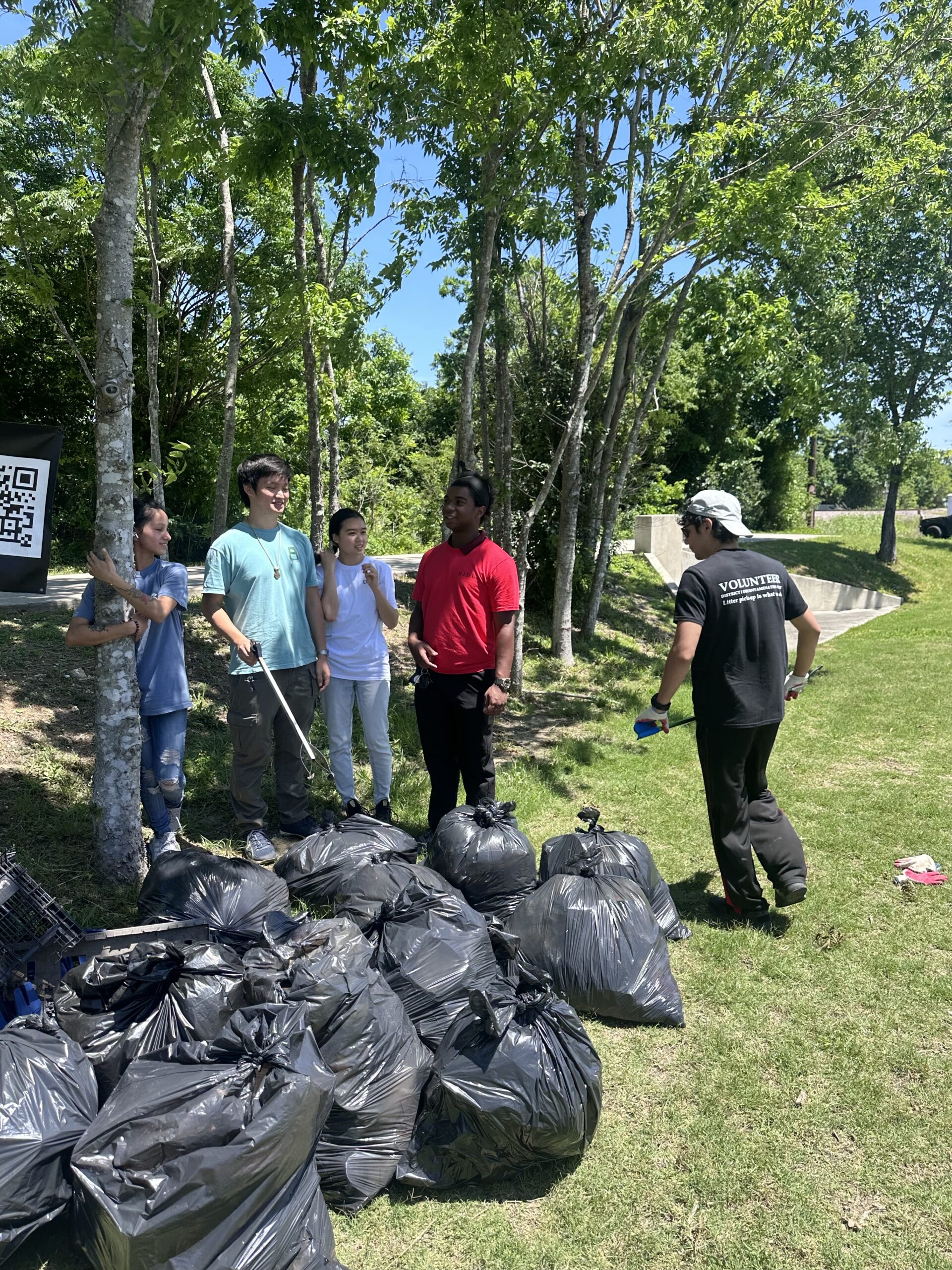 Driessen Fellow Organizes Litter Cleanup at Historic Cemetery